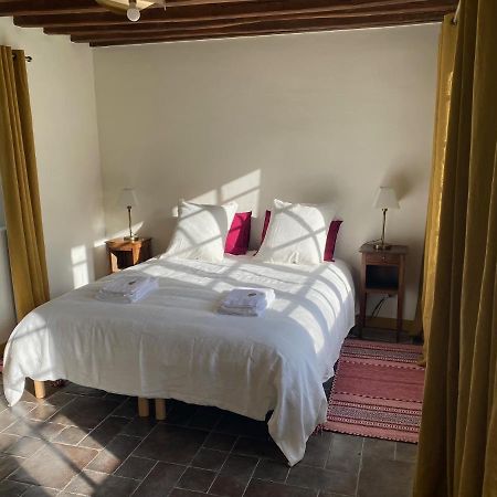 Une Vie en Rose Pressagny-lʼOrgeuilleux Exterior foto