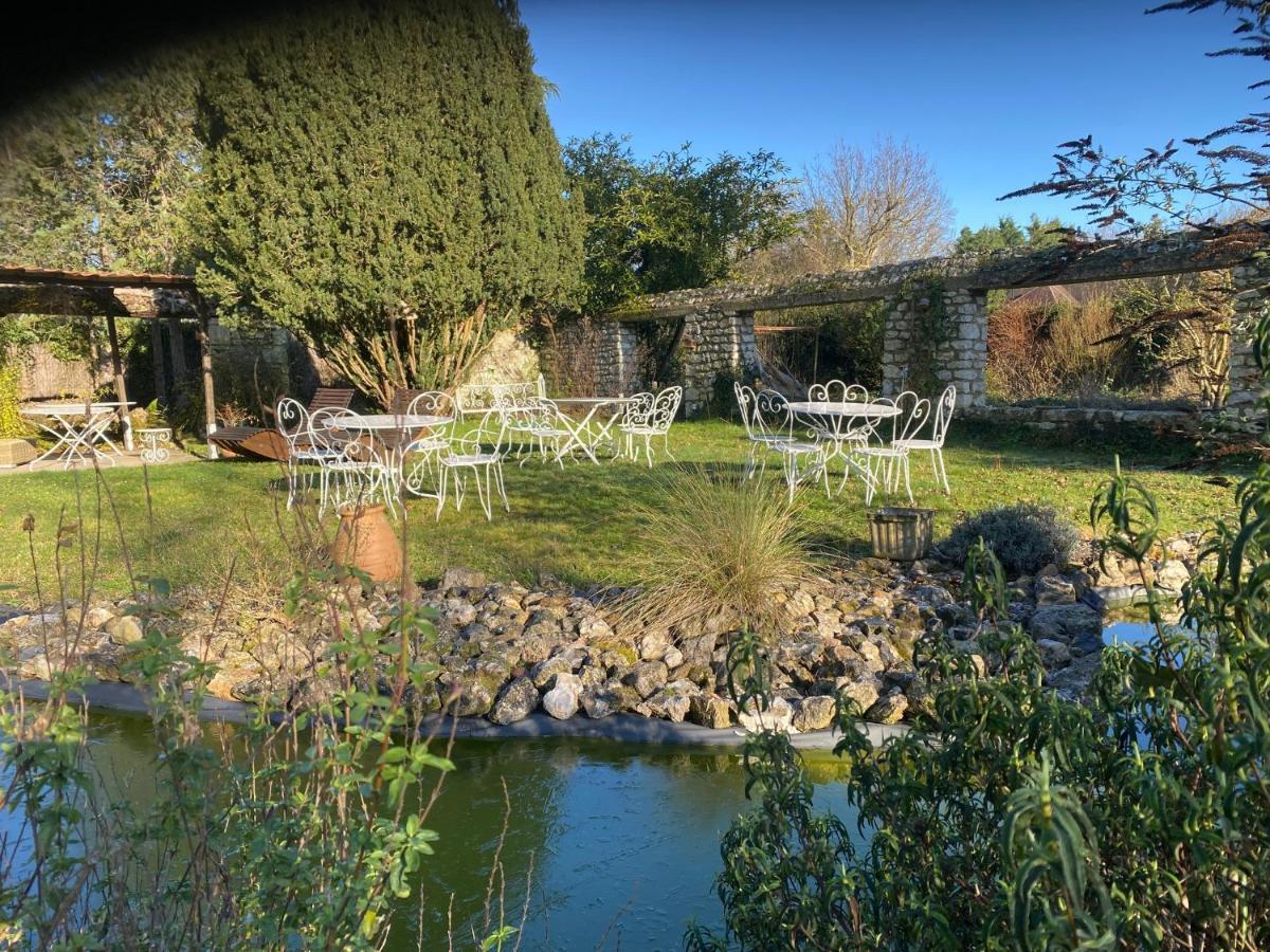 Une Vie en Rose Pressagny-lʼOrgeuilleux Exterior foto