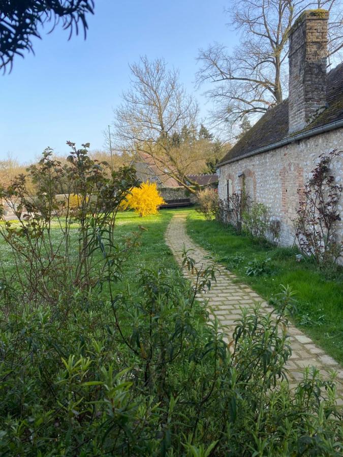 Une Vie en Rose Pressagny-lʼOrgeuilleux Exterior foto