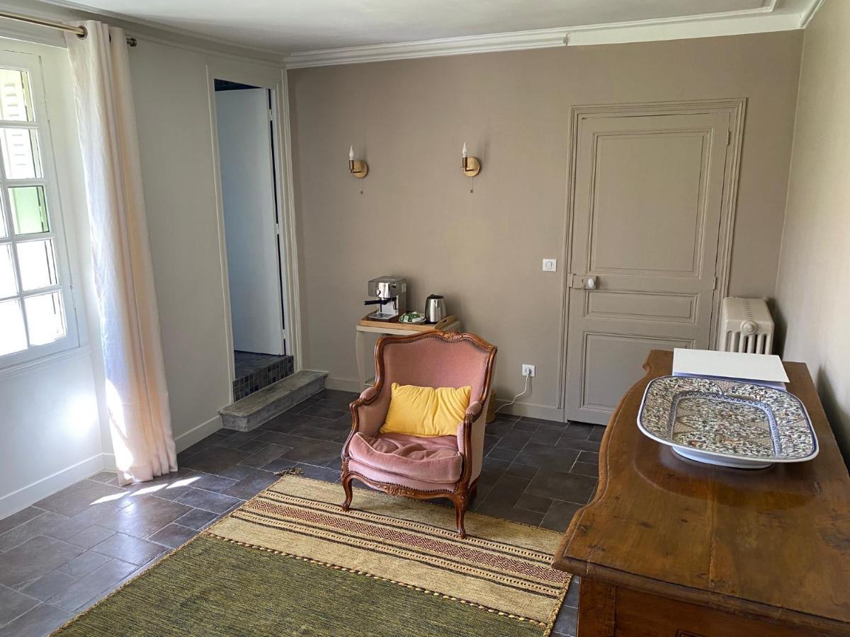 Une Vie en Rose Pressagny-lʼOrgeuilleux Exterior foto